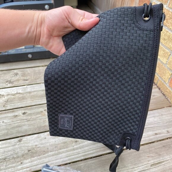 Herschel Supply Co. Alder Crossbody Woven Bag Black - Picture 2 of 5